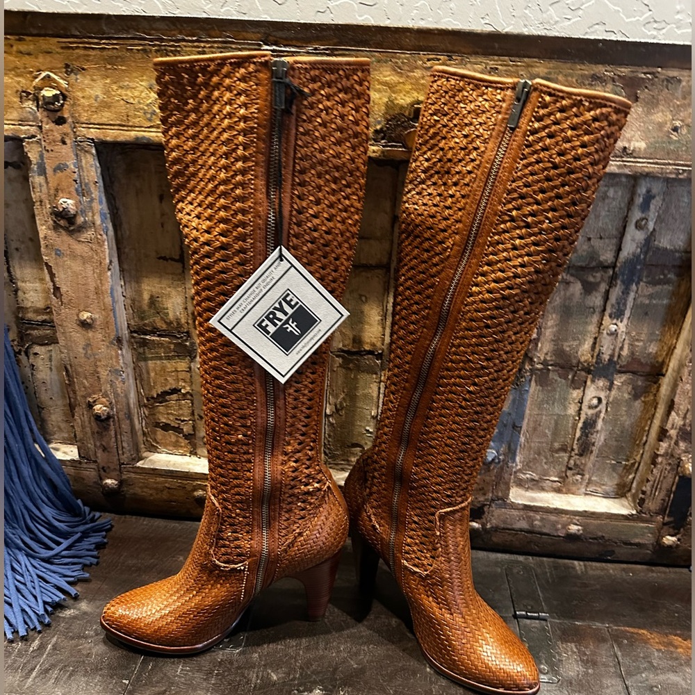 Frye NWT sz 10 no box color Whiskey style Celeste Tall Woven